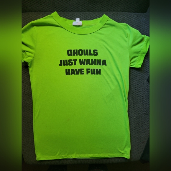 Bundle of 2 Lularoe Women's Size XS  Halloween Tshirts! Bundle includes: - Picture 3 of 9